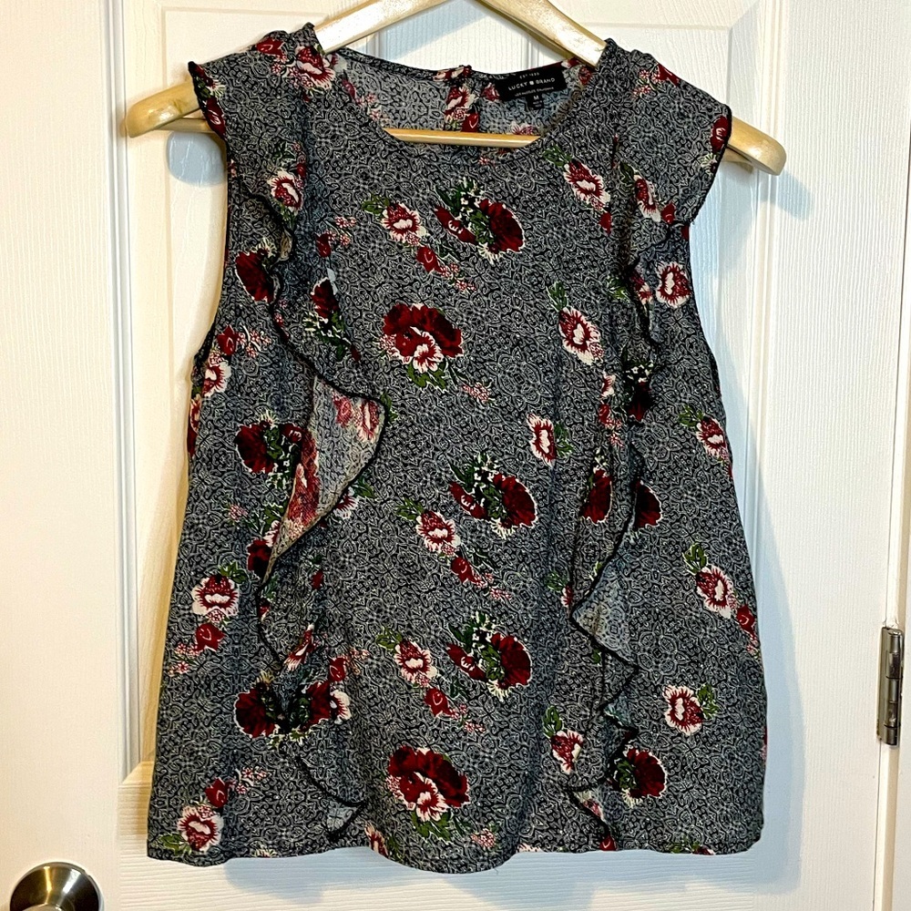 Lucky Brand sleeveless floral blouse w/ button down back detail sz M